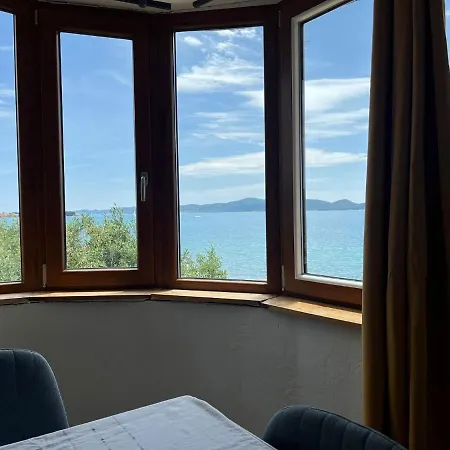 The Penthouse Appartement Bibinje