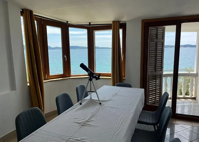 The Penthouse * ביבינייה