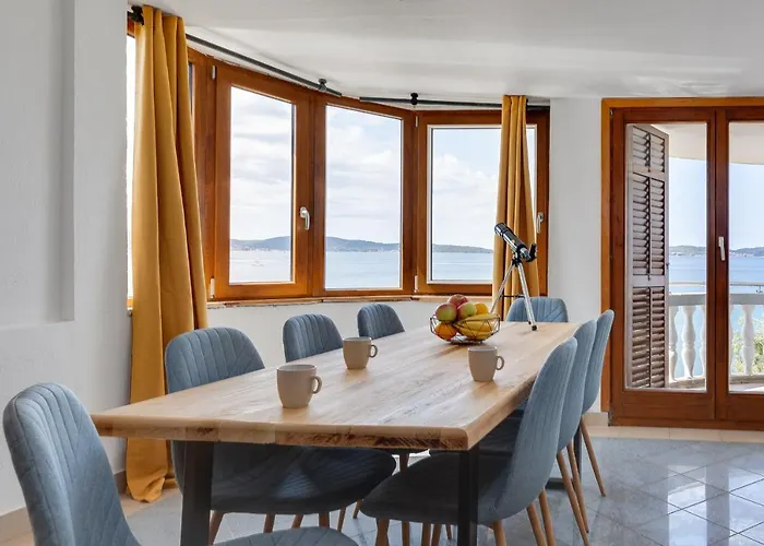 The Penthouse Apartman *